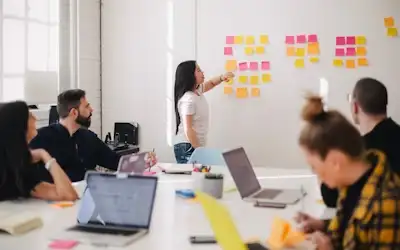 Animated PowerPoint (PPT) presentations and motion graphics for business decks